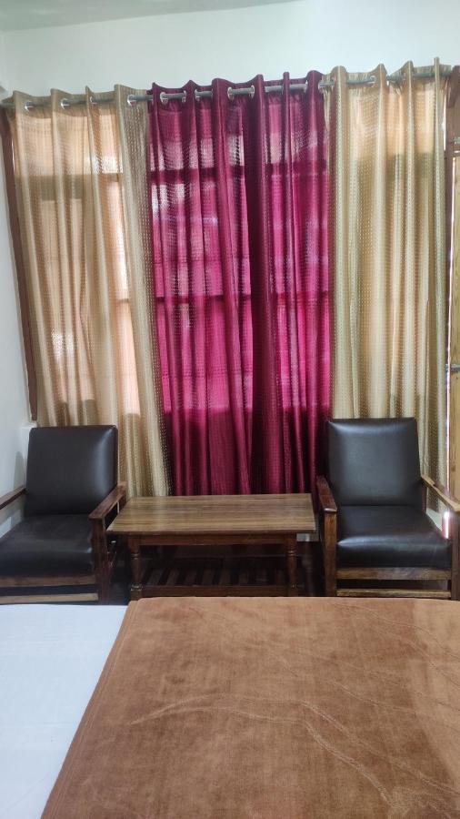The Prasher Lodge Mall Road Manali Exteriör bild