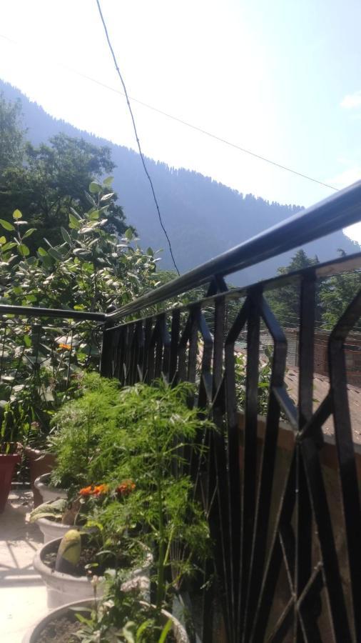 The Prasher Lodge Mall Road Manali Exteriör bild