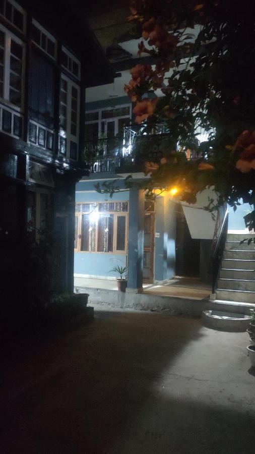 The Prasher Lodge Mall Road Manali Exteriör bild