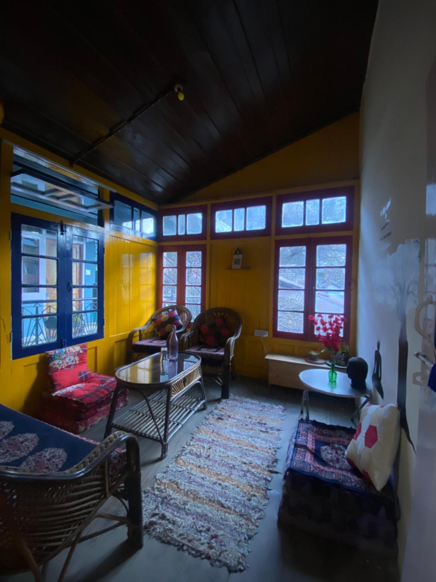 The Prasher Lodge Mall Road Manali Exteriör bild